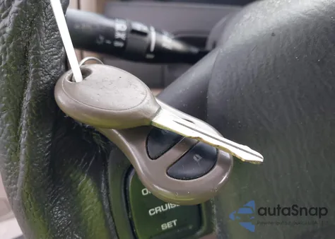 2001 Jeep Grand Cherokee Laredo from USA, damaged, VIN 1J4GW48N11C527723